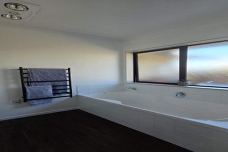 Photo of property in 1 Oaks Place, Te Aroha, 3320