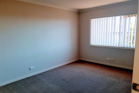 Photo of property in 624 East Coast Road, Pinehill, Auckland, 0630