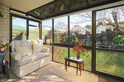 Photo of property in 1a Neeve Place, Taradale, Napier, 4112