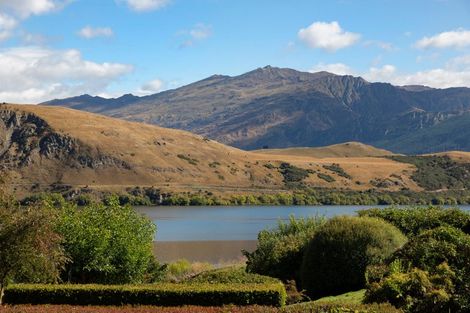Photo of property in 11 Arrowtown-lake Hayes Road, Lake Hayes, Queenstown, 9371