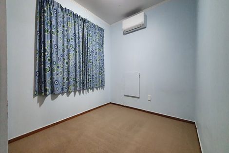 Photo of property in 34 Chislehurst Street, Henderson, Auckland, 0612