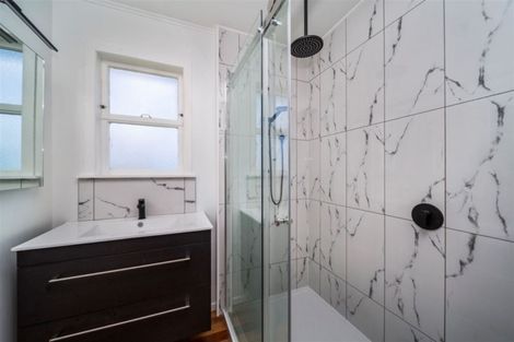 Photo of property in 5 Murray Avenue, Hawera, 4610