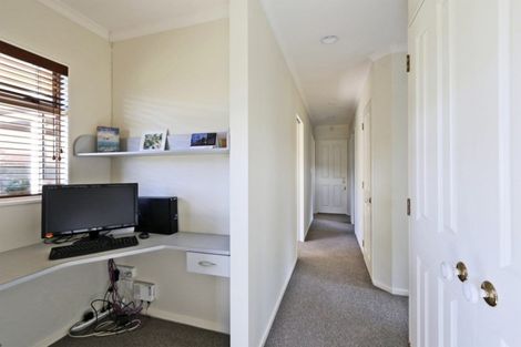 Photo of property in 6 Rosehill Way, Taradale, Napier, 4112