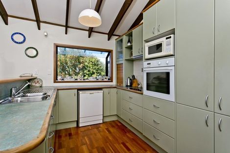 Photo of property in 2/39 Parr Terrace, Castor Bay, Auckland, 0620