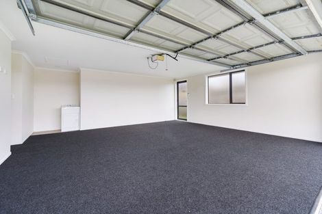 Photo of property in 24 Mt Lebanon Crescent, The Gardens, Auckland, 2105