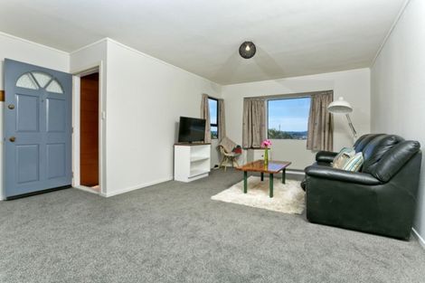 Photo of property in 12 Sevilla Place, Unsworth Heights, Auckland, 0632
