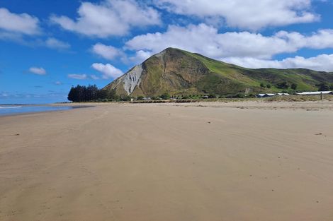 Photo of property in 39 Shoal Beach Road, Aramoana, Omakere, 4271