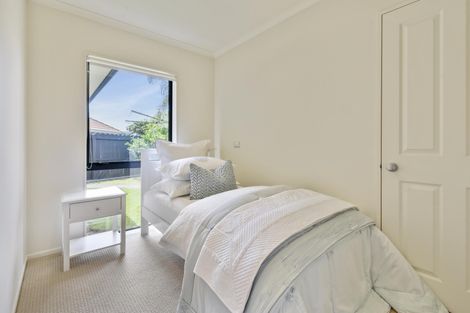 Photo of property in 80 Lothian Brae, Wattle Downs, Auckland, 2103