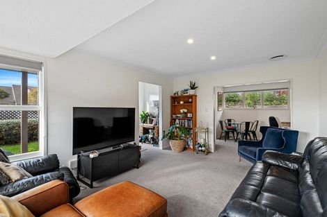 Photo of property in 91 Memorial Avenue, Ilam, Christchurch, 8053