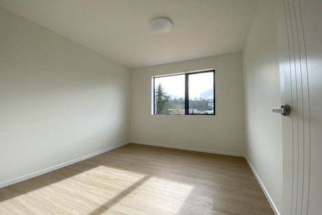 Photo of property in 38 Namsan Close, Fairview Heights, Auckland, 0632