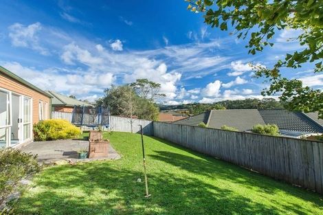 Photo of property in 52 Summerland Drive, Henderson, Auckland, 0612
