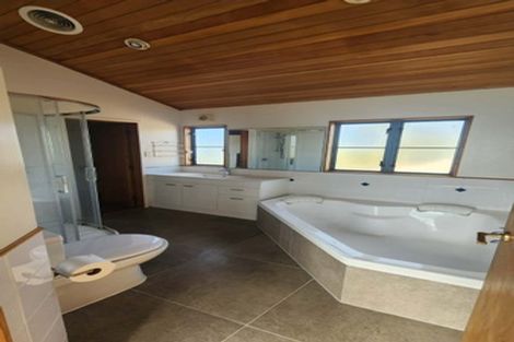Photo of property in 1/83 East Coast Road, Castor Bay, Auckland, 0620