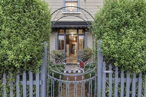 Photo of property in 2 Brittan Terrace, Lyttelton, 8082