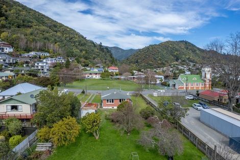 Photo of property in 8a Otago Street, Picton, 7220