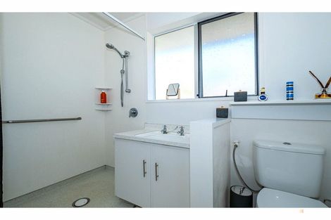 Photo of property in 10a-b Churchill Place, Waimate, 7924