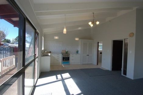 Photo of property in 8/35 Swanson Road, Henderson, Auckland, 0610