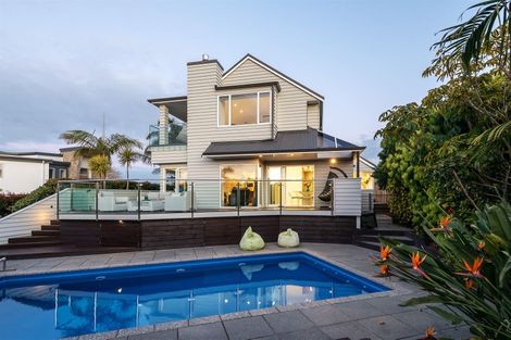Photo of property in 16 Sea View Terrace, Cockle Bay, Auckland, 2014