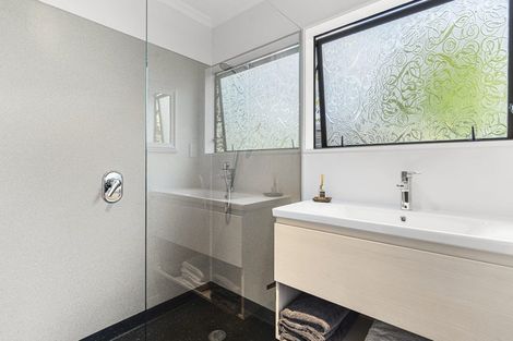 Photo of property in 9a Tamati Place, Merrilands, New Plymouth, 4312