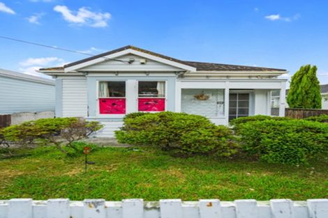 Photo of property in 65 Derwent Street, Island Bay, Wellington, 6023