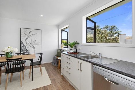 Photo of property in 22 Franklyn Road, Tawa, Wellington, 5028