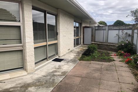 Photo of property in 1 Bambery Court, Palmerston North, 4414