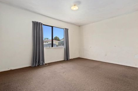 Photo of property in 1/44 Shifnal Drive, Randwick Park, Auckland, 2105