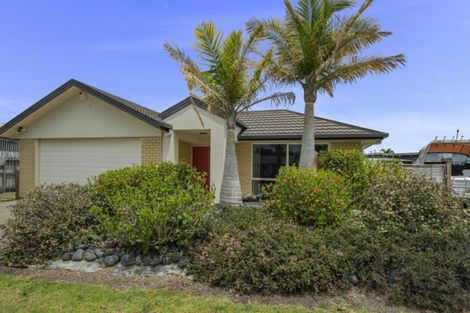 Photo of property in 27 Bermuda Place, One Tree Point, 0118