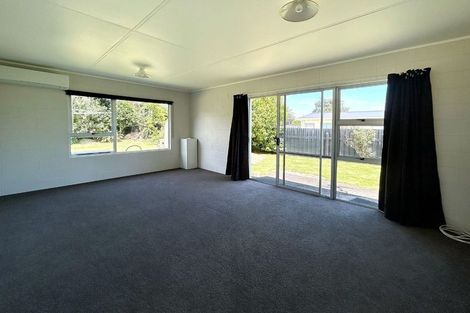 Photo of property in 2/52 Bayly Street, Waitara, 4320