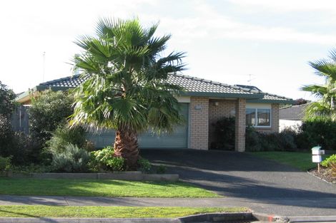 Photo of property in 39 Kath Hopper Drive, Orewa, 0931