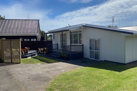 Photo of property in 1/13 Blanes Road, Weymouth, Auckland, 2103