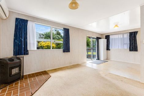 Photo of property in 19 Sombrero View, Ascot Park, Porirua, 5024