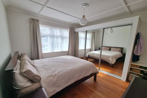 Photo of property in 10 Bruges Avenue, Miramar, Wellington, 6022