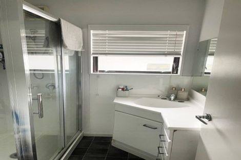 Photo of property in 1/38 Kaipatiki Road, Glenfield, Auckland, 0629