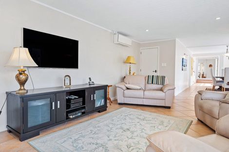 Photo of property in 31 Milford Road, Milford, Auckland, 0620