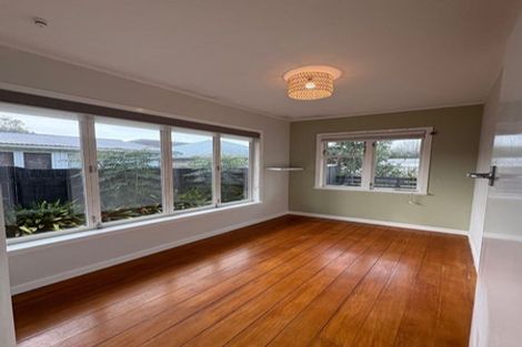 Photo of property in 17b Brookfield Road, Te Atatu Peninsula, Auckland, 0610