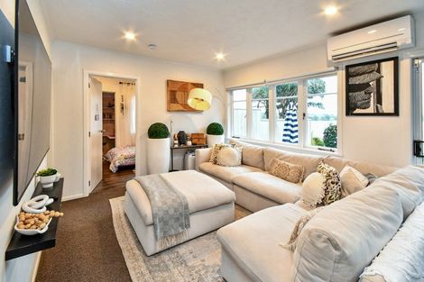 Photo of property in 58 Youngs Road, Papakura, 2110