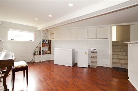 Photo of property in 1/12 Bond Crescent, Forrest Hill, Auckland, 0620