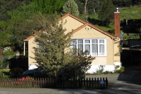 Photo of property in 74 Wairau Road, Picton, 7220