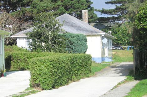 Photo of property in 32 Dorset Grove, Cannons Creek, Porirua, 5024