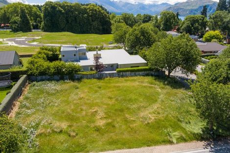 Photo of property in 14 Old Station Avenue, Wanaka, 9305
