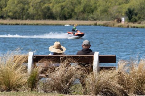 Photo of property in 8 Village Green Drive, Huntingdon, 7774