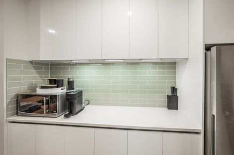 Photo of property in 35 Pohewa Road, Silverdale, 0932