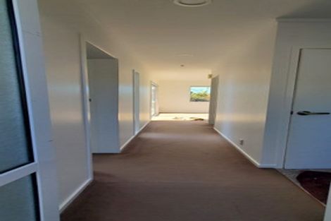 Photo of property in 11 Jean Place, Stanmore Bay, Whangaparaoa, 0932