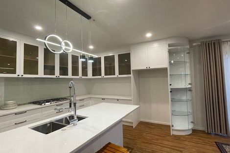 Photo of property in 25 Armstrong Place, New Lynn, Auckland, 0600