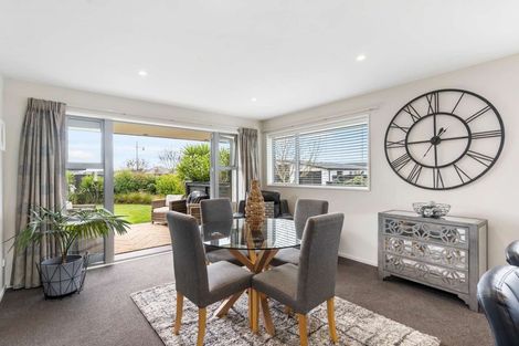 Photo of property in 7 Seaward Street, Pegasus, 7612