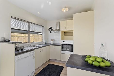 Photo of property in 73 Settlement Road, Papakura, 2110