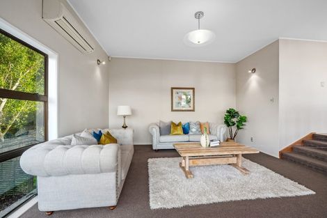 Photo of property in 29 Calypso Place, Rothesay Bay, Auckland, 0630