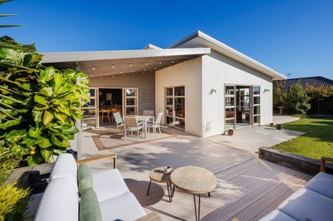 Photo of property in 165 Pacific Drive, Fitzherbert, Palmerston North, 4410