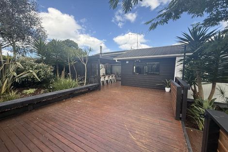 Photo of property in 9a Shadon Place, Stanmore Bay, Whangaparaoa, 0932