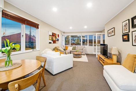 Photo of property in 1/17 Merriefield Avenue, Forrest Hill, Auckland, 0620